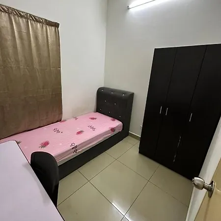 Oug Parklane Small Room